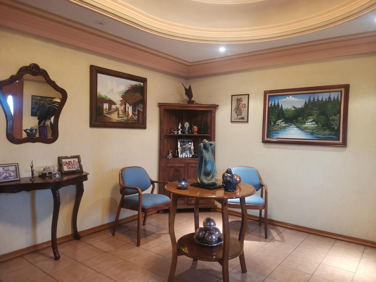 Casa en Venta en Lomas de la Huerta