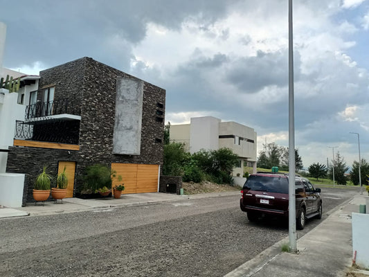 Terreno en Venta en Fracc. Bosques (Tres Marias)