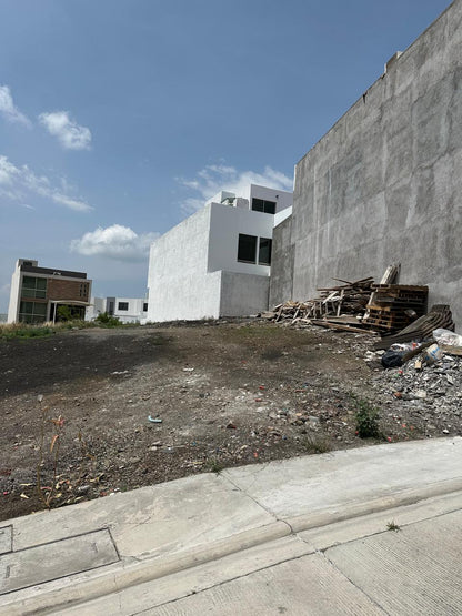 Terreno en Venta en Fracc. Loma Alta (Tres Marías)